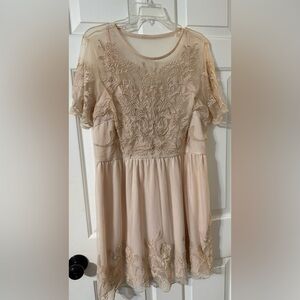 Like New Forever 21 1X Elegant Embroidered dusty pink Dress